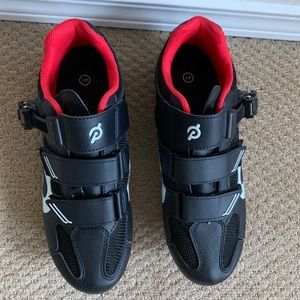 Peloton cycling shoes, size 41. Barely used.